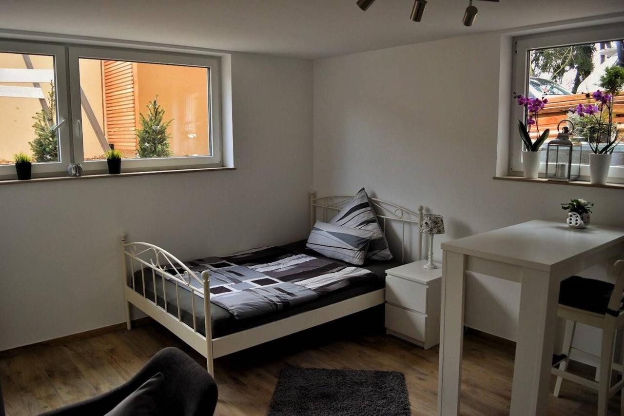 Ferienwohnungen Lamisto Am Waldesrand Neckartenzlingen Bagian luar foto