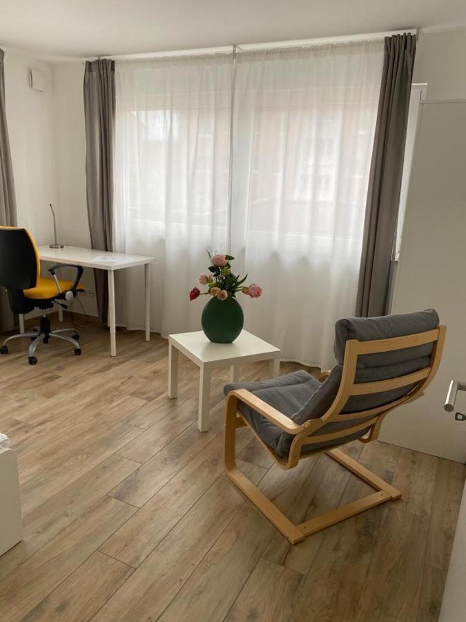 Ferienwohnungen Lamisto Am Waldesrand Neckartenzlingen Bagian luar foto